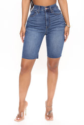 Cammie Stretch Denim Bermudas - Medium Blue Wash Ins Street